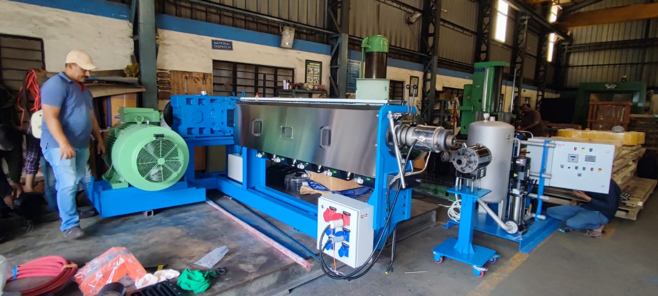 High-Precision Extruder Machine